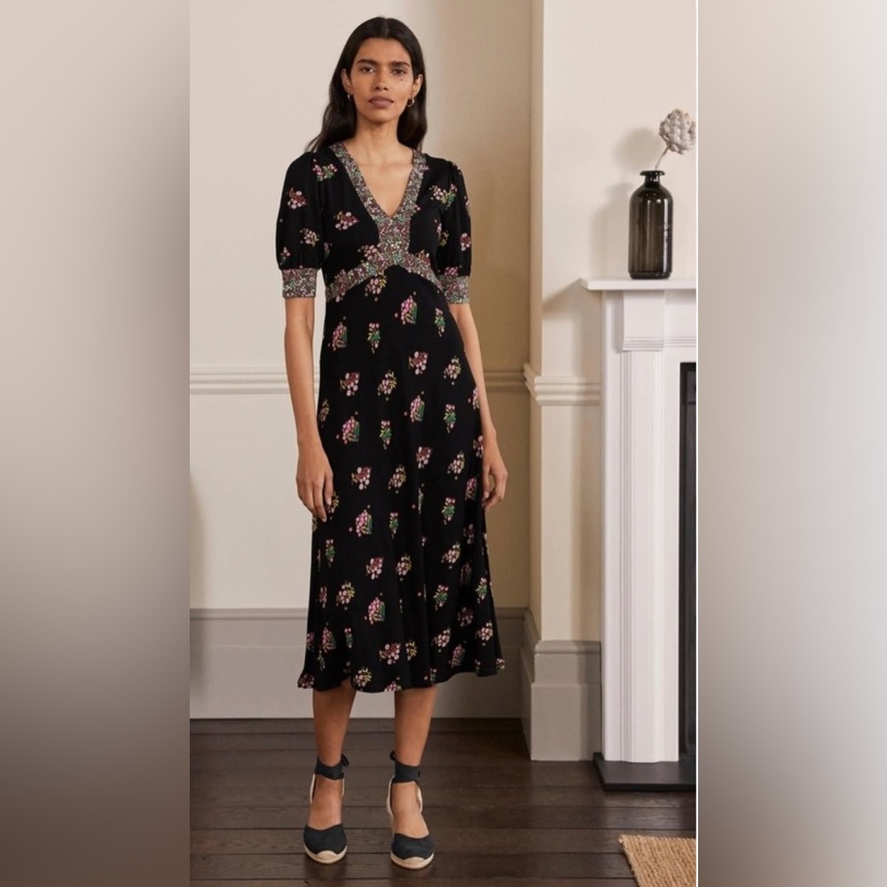 Boden Short Puff Sleeve Eva Jersey Midi A-line in Black w Floral Trim